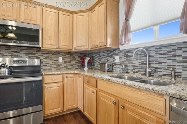 4955 Glover Road, Almont Township, MI 48003