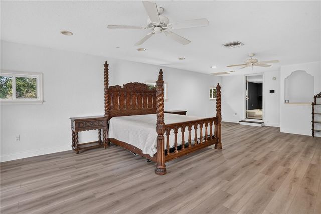 9480 WATERFORD OAKS DRIVE, Winter Haven, FL 33884