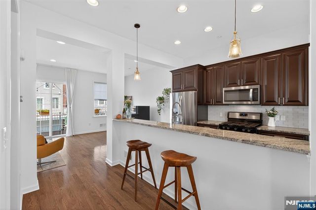197 Roosevelt Drive, Wood Ridge, NJ 07075