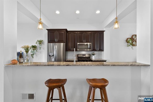 197 Roosevelt Drive, Wood Ridge, NJ 07075