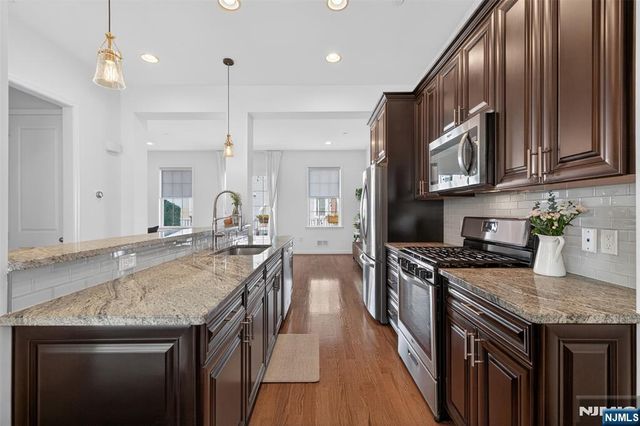 197 Roosevelt Drive, Wood Ridge, NJ 07075