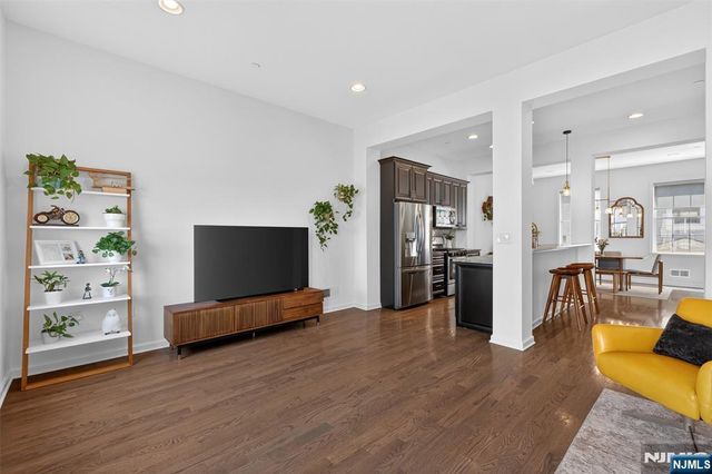 197 Roosevelt Drive, Wood Ridge, NJ 07075