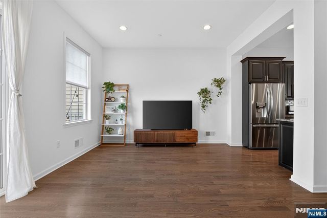 197 Roosevelt Drive, Wood Ridge, NJ 07075
