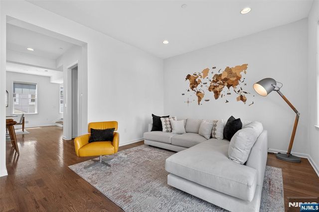 197 Roosevelt Drive, Wood Ridge, NJ 07075