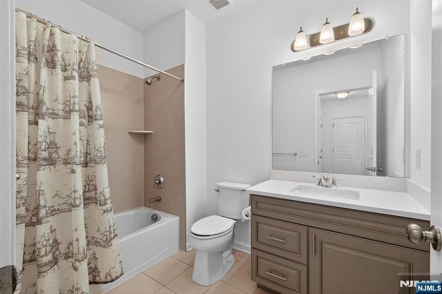 197 Roosevelt Drive, Wood Ridge, NJ 07075