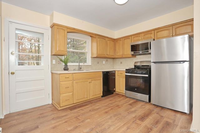49 E Hall Avenue, New City, NY 10956