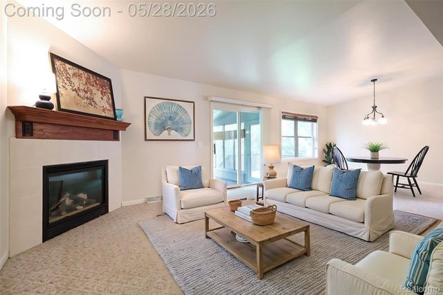 2855 Reflection Avenue, Waterford Charter Township, MI 48328