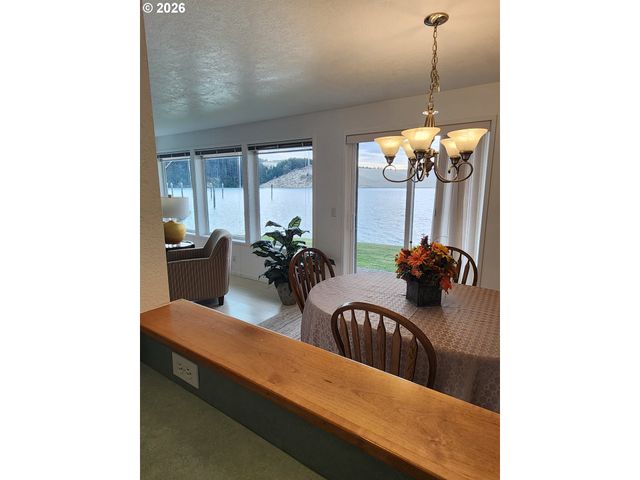 1040 BAY St 14, Florence, OR 97439