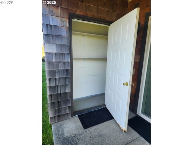 1040 BAY St 14, Florence, OR 97439