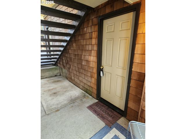 1040 BAY St 14, Florence, OR 97439