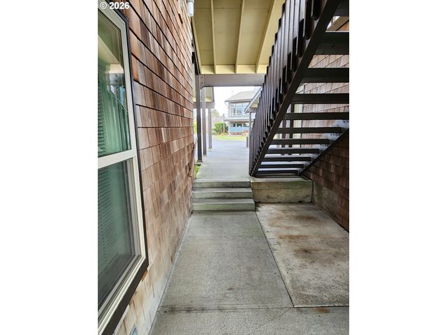 1040 BAY St 14, Florence, OR 97439