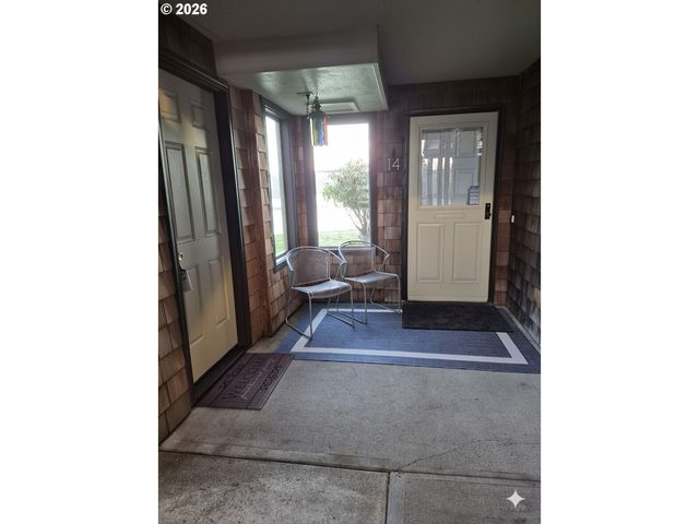 1040 BAY St 14, Florence, OR 97439
