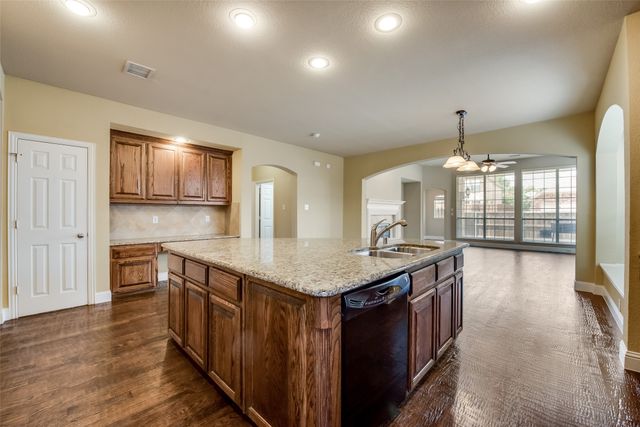6072 Wallis Drive, Frisco, TX 75033