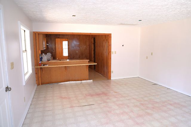 417 Lewis Rd, Mcminnville, TN 37110