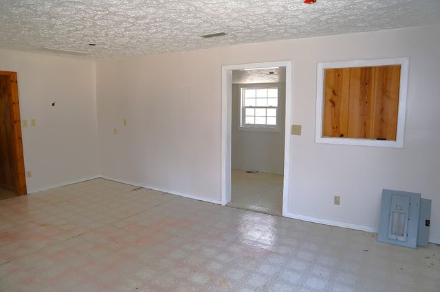 417 Lewis Rd, Mcminnville, TN 37110