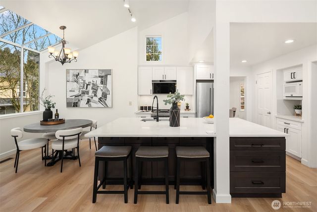 17158 NE 37th Place, Bellevue, WA 98008