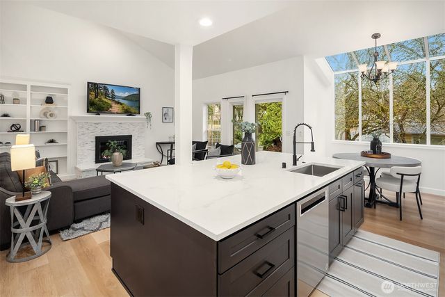 17158 NE 37th Place, Bellevue, WA 98008