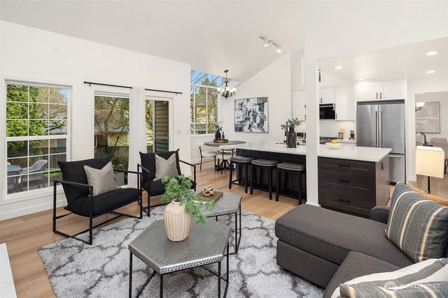 17158 NE 37th Place, Bellevue, WA 98008