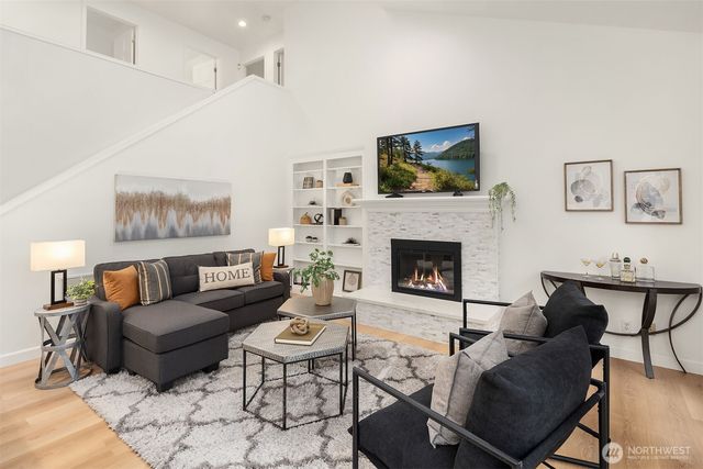 17158 NE 37th Place, Bellevue, WA 98008