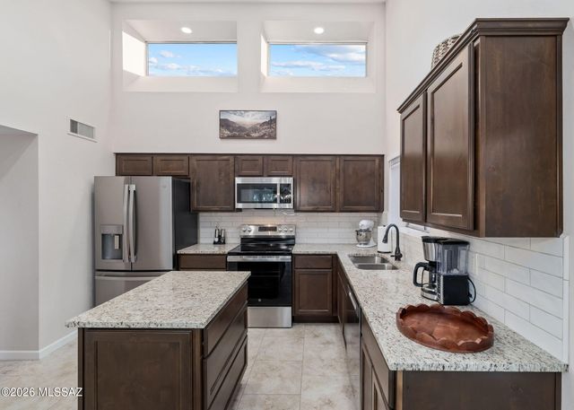 2742 S Via Del Bac, Green Valley, AZ 85622
