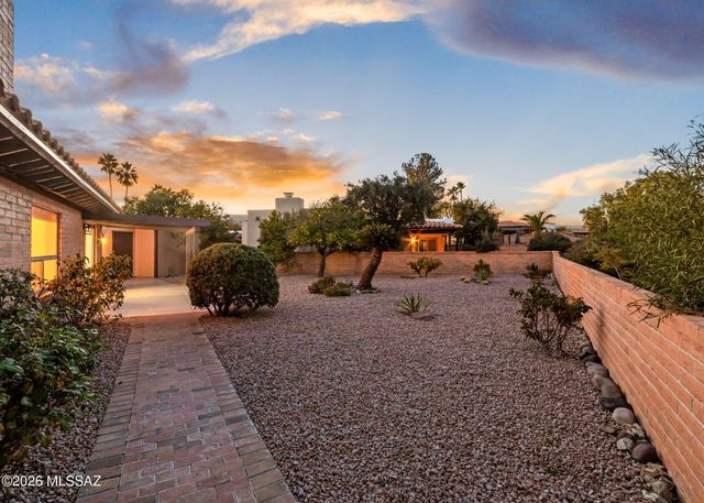 2742 S Via Del Bac, Green Valley, AZ 85622