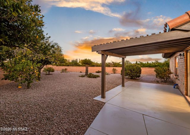 2742 S Via Del Bac, Green Valley, AZ 85622