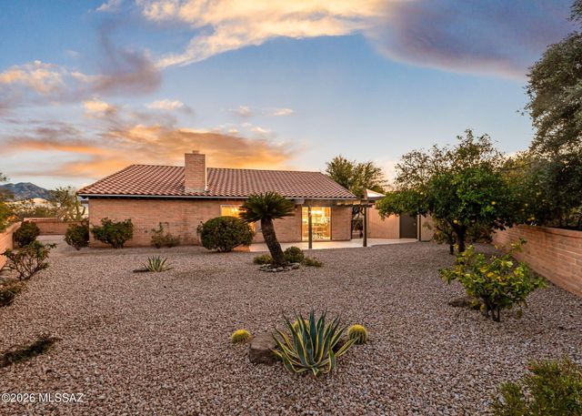 2742 S Via Del Bac, Green Valley, AZ 85622