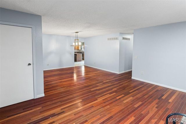 15626 94th Avenue, Florissant, MO 63034