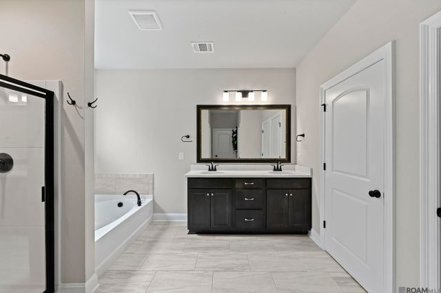 38424 Parliament Dr, Prairieville, LA 70769