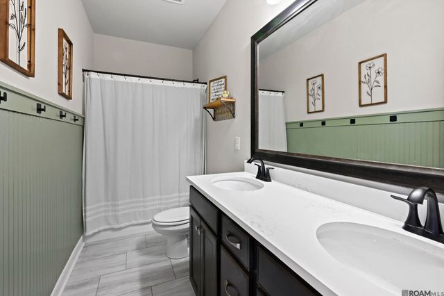 38424 Parliament Dr, Prairieville, LA 70769