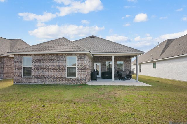 38424 Parliament Dr, Prairieville, LA 70769