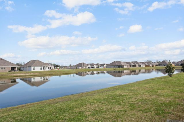 38424 Parliament Dr, Prairieville, LA 70769