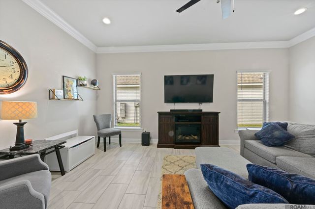 38424 Parliament Dr, Prairieville, LA 70769