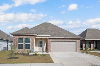 38424 Parliament Dr, Prairieville, LA 70769