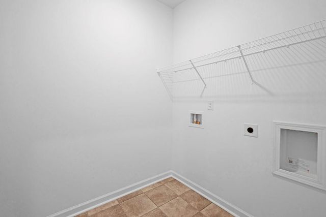 1714 Fawlocke Run, Loganville, GA 30052