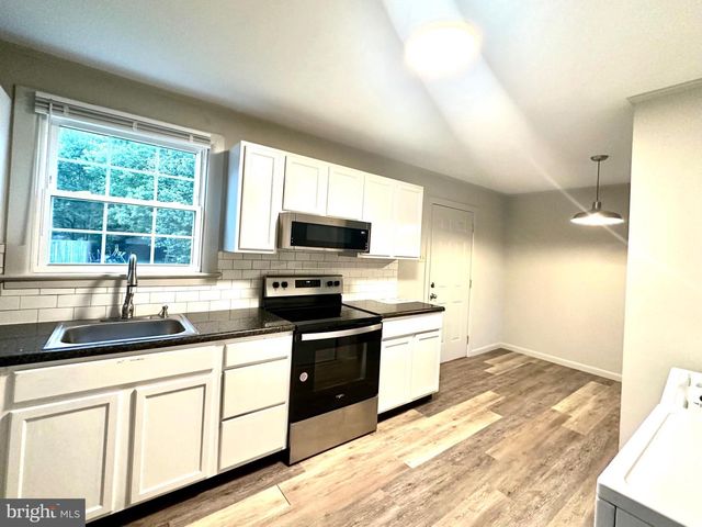 101 PATRICK HENRY DR, Louisa, VA 23093