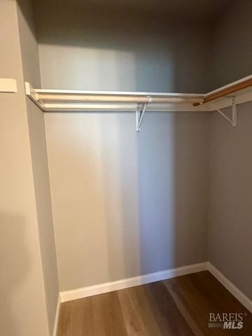 339 Twin Lakes Dr, Santa Rosa, CA 95409