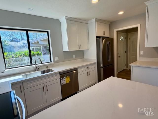 339 Twin Lakes Dr, Santa Rosa, CA 95409