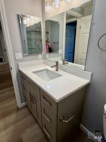 339 Twin Lakes Dr, Santa Rosa, CA 95409