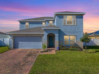 911 AVENAL, Davenport, FL 33837