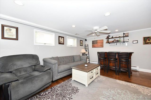 72 Narwood Road, Massapequa, NY 11758