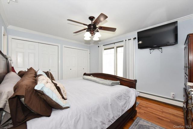 72 Narwood Road, Massapequa, NY 11758