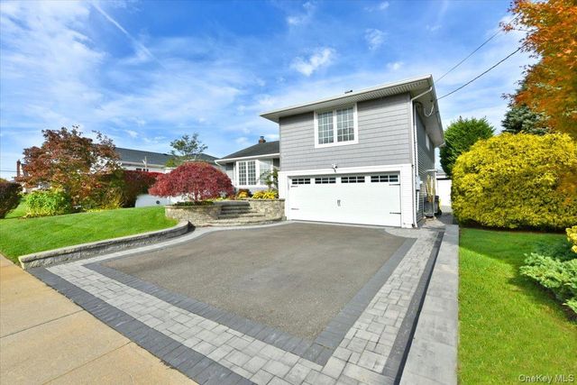 72 Narwood Road, Massapequa, NY 11758