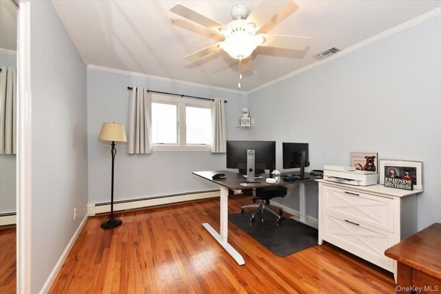 72 Narwood Road, Massapequa, NY 11758