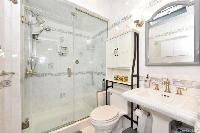 72 Narwood Road, Massapequa, NY 11758