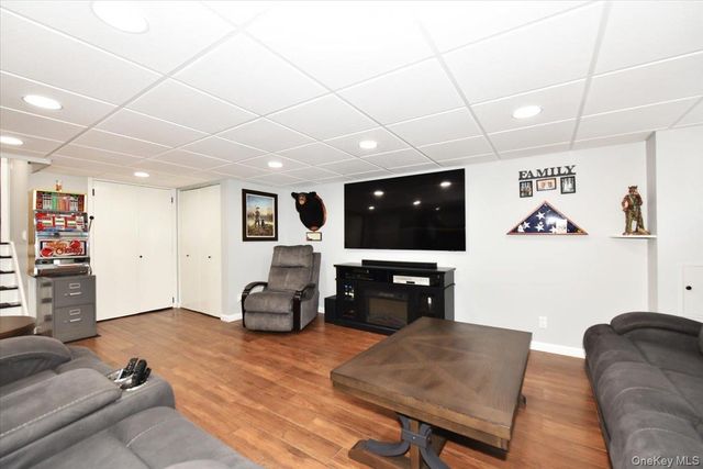 72 Narwood Road, Massapequa, NY 11758