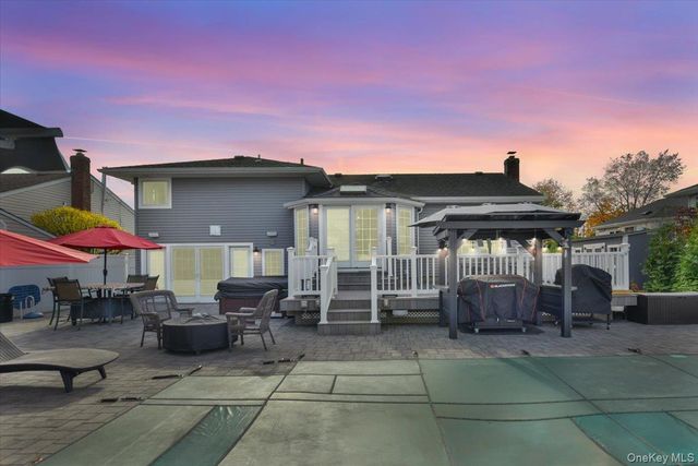 72 Narwood Road, Massapequa, NY 11758