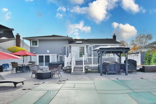 72 Narwood Road, Massapequa, NY 11758