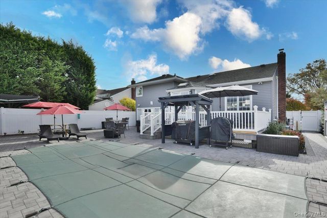 72 Narwood Road, Massapequa, NY 11758