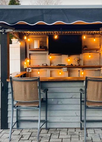 72 Narwood Road, Massapequa, NY 11758